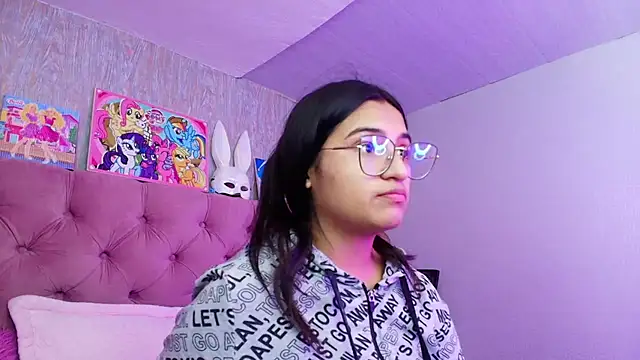 Snapshot of laurenelove chatting on 3, 2, 2026 laurenelove online show from 3, 2, 2026