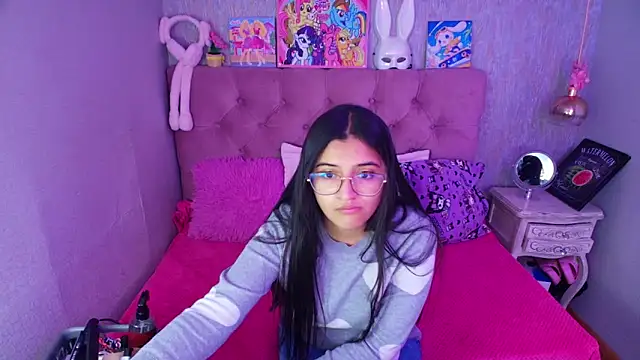 Snapshot of laurenelove chatting on 1, 3, 2026 laurenelove online show from 1, 3, 2026