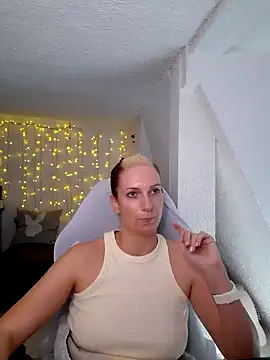 SexyJulia21 online show from 7, 3, 2025