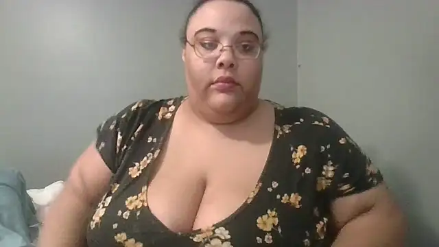 SexyBBW10790 online show from 6, 3, 2026