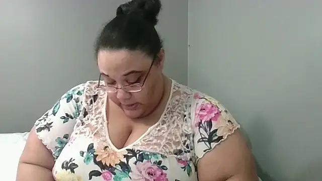 SexyBBW10790 online show from 7, 3, 2026