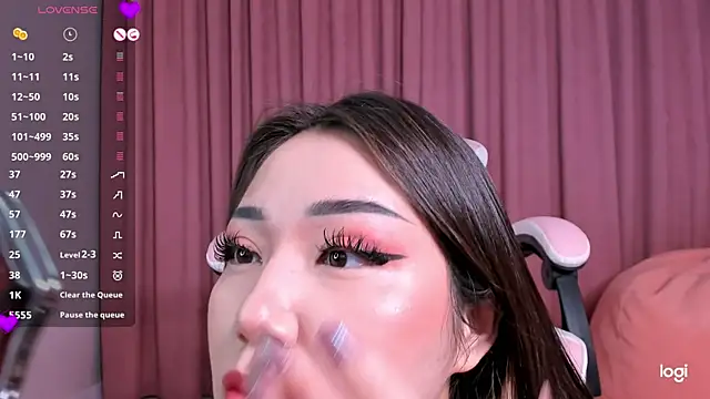 Momo Ayase  online show from 16, 11, 2025