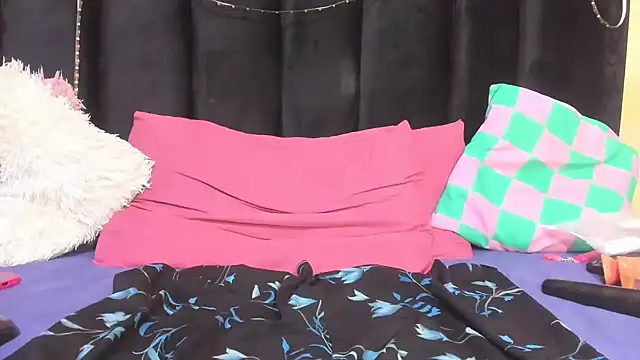 AmazingDarkDoll online show from 15, 4, 2026