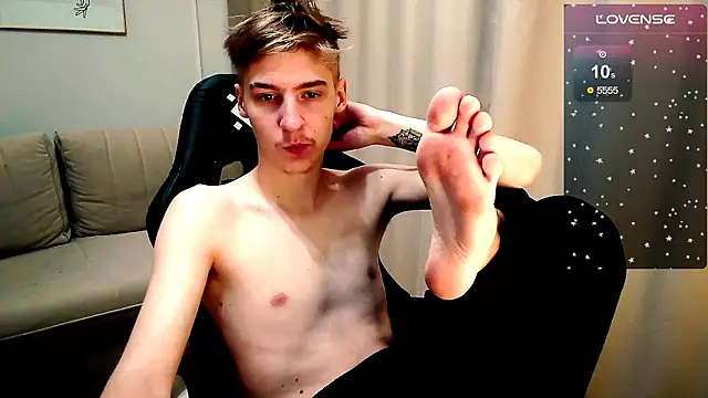 Snapshot of MrSexyCum4U chatting on 28, 10, 2025 MrSexyCum4U online show from 28, 10, 2025