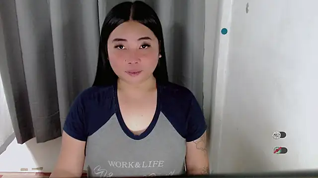 Snapshot of Yhana_Slut chatting on 23, 9, 2025 Yhana Slut online show from 23, 9, 2025