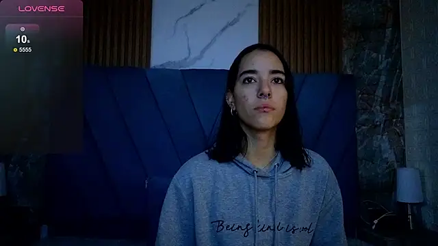 Snapshot of violett__golden chatting on 27, 9, 2025 violett  golden online show from 27, 9, 2025