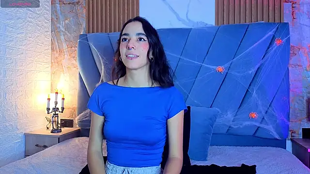 Snapshot of violett__golden chatting on 12, 10, 2025 violett  golden online show from 12, 10, 2025