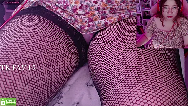 Snapshot of Pink_girl0n chatting on 28, 11, 2025 Pink girl0n online show from 28, 11, 2025