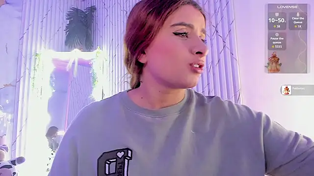 Naomy tay1 online show from 11, 4, 2026