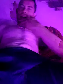 Snapshot of PitudoWuero chatting on 6, 4, 2026 PitudoWuero online show from 6, 4, 2026