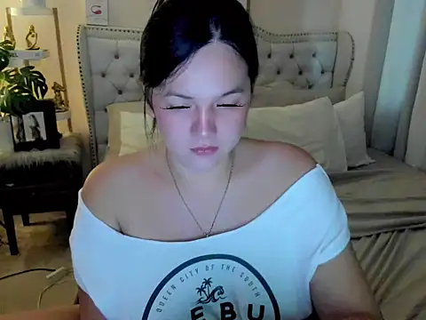 Snapshot of SweetHoney369 chatting on 21, 6, 2026 SweetHoney369 online show from 21, 6, 2026
