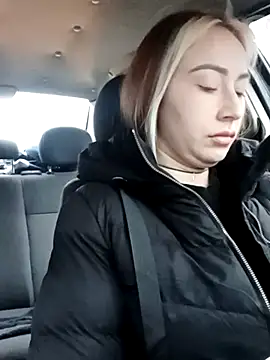 Reina Cummings online show from 19, 11, 2025