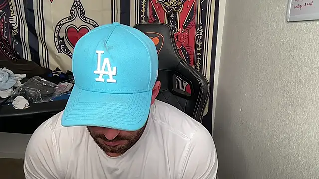 Snapshot of brettmycles28 chatting on 17, 2, 2026 brettmycles28 online show from 17, 2, 2026