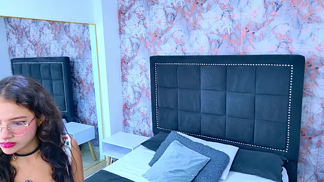 Snapshot of Angelique_Angell chatting on 3, 3, 2026 Angelique Angell online show from 3, 3, 2026