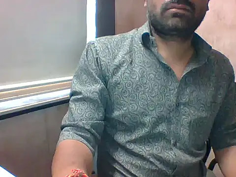 Snapshot of autophile-indian chatting on 5, 11, 2025 autophile-indian online show from 5, 11, 2025