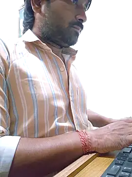 Snapshot of autophile-indian chatting on 6, 11, 2025 autophile-indian online show from 6, 11, 2025