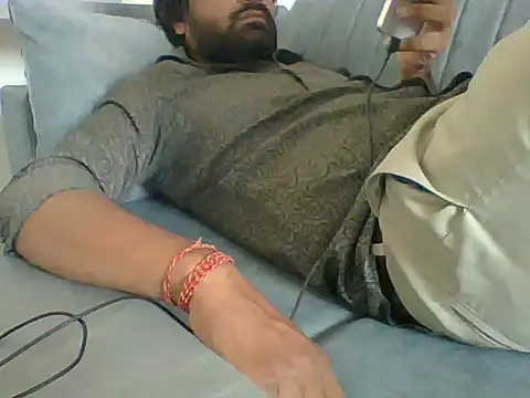 Snapshot of autophile-indian chatting on 26, 11, 2025 autophile-indian online show from 26, 11, 2025