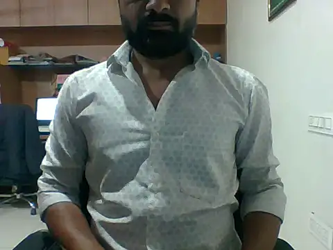 Snapshot of autophile-indian chatting on 5, 12, 2025 autophile-indian online show from 5, 12, 2025