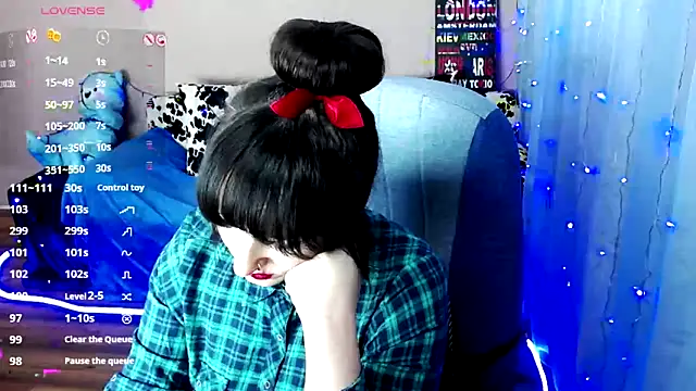 Snapshot of MilaRay chatting on 4, 2, 2025 MilaRay online show from 4, 2, 2025