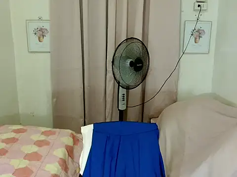 gorgeousYNEZ22 online show from 28, 4, 2026
