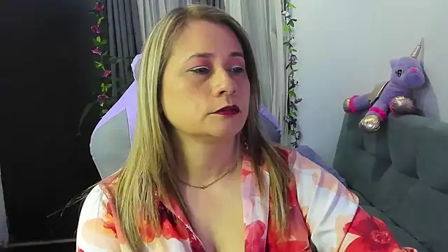 Snapshot of milagros_latina75 chatting on 2, 12, 2025 milagros latina75 online show from 2, 12, 2025