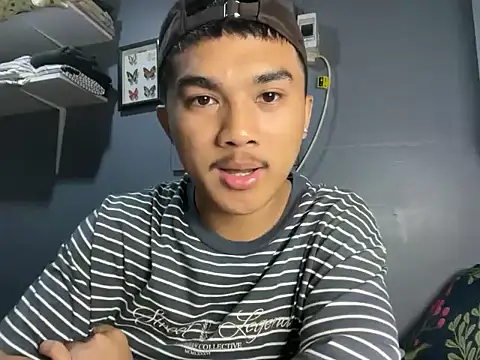 Snapshot of pinoyAdrianneXXX chatting on 7, 5, 2026 pinoyAdrianneXXX online show from 7, 5, 2026