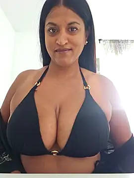 Busty AriaX online show from 26, 9, 2025