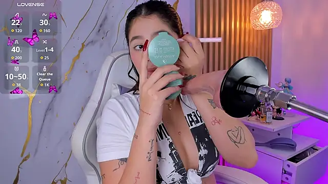 alissaowens  online show from 23, 12, 2025