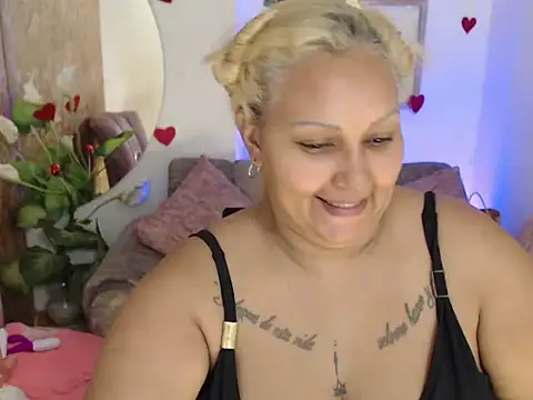 Snapshot of laleska_montenegro chatting on 25, 11, 2025 laleska montenegro online show from 25, 11, 2025