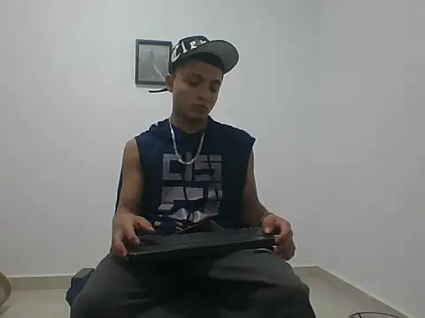 Snapshot of yissus_20_ chatting on 6, 11, 2025 yissus 20 online show from 6, 11, 2025