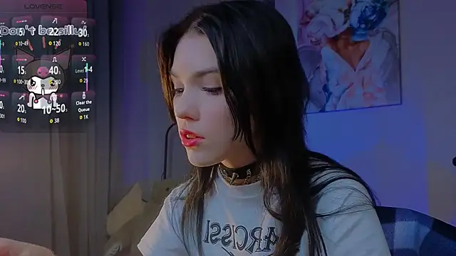 Snapshot of Sophie_SkyAngel chatting on 5, 11, 2025 Sophie SkyAngel online show from 5, 11, 2025