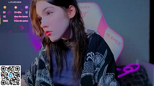 Sophie SkyAngel online show from 16, 4, 2026