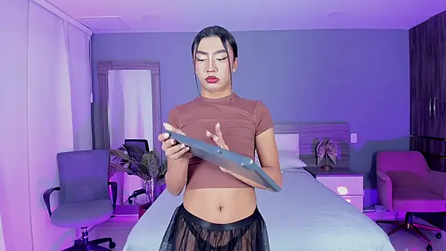 Snapshot of Alaiaguerra chatting on 7, 11, 2025 Alaiaguerra online show from 7, 11, 2025