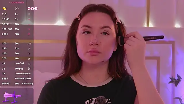 MeganStrain online show from 20, 11, 2025