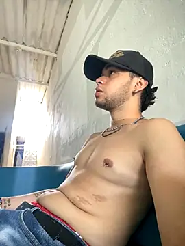 Snapshot of enzo_vittale03_ chatting on 23, 9, 2025 enzo vittale03 online show from 23, 9, 2025