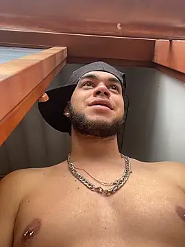 Snapshot of enzo_vittale03_ chatting on 1, 3, 2026 enzo vittale03 online show from 1, 3, 2026