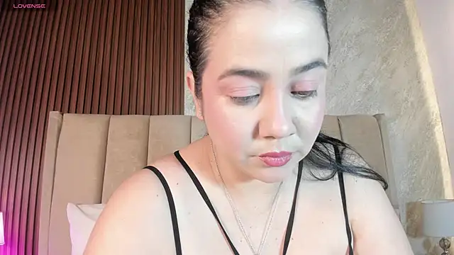  Cris Spicy  online show from 15, 5, 2026