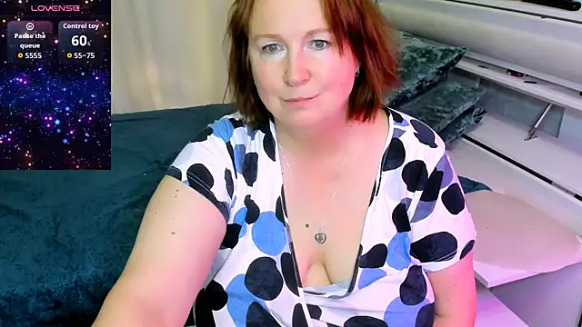 Snapshot of WifeyXRated chatting on 7, 7, 2026 WifeyXRated online show from 7, 7, 2026