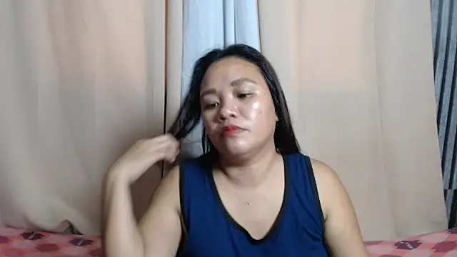 joanpetite online show from 5, 10, 2025