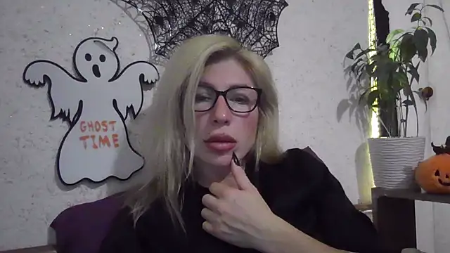 fox red lady7 online show from 27, 10, 2025