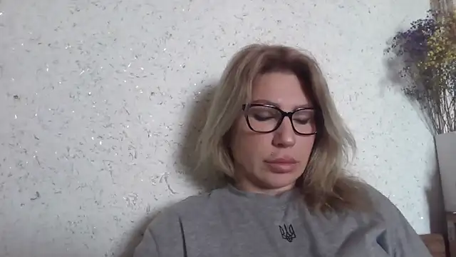 fox red lady7 online show from 7, 3, 2026