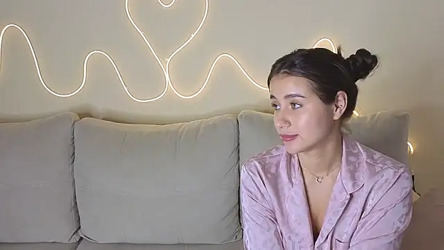 KathrynBrooks online show from 28, 11, 2025