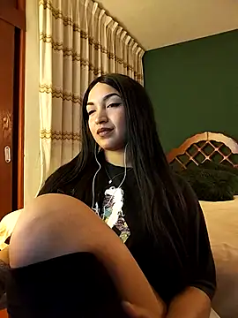 FallsForHerSmile online show from 22, 3, 2026