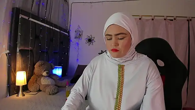 Snapshot of MarianFadel chatting on 10, 9, 2025 MarianFadel online show from 10, 9, 2025