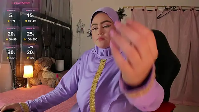 Snapshot of MarianFadel chatting on 11, 9, 2025 MarianFadel online show from 11, 9, 2025