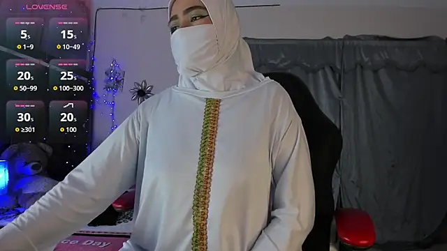 Snapshot of MarianFadel chatting on 30, 9, 2025 MarianFadel online show from 30, 9, 2025