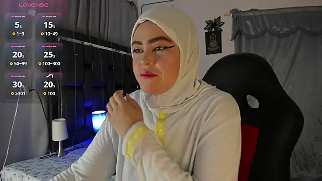 Snapshot of MarianFadel chatting on 7, 10, 2025 MarianFadel online show from 7, 10, 2025