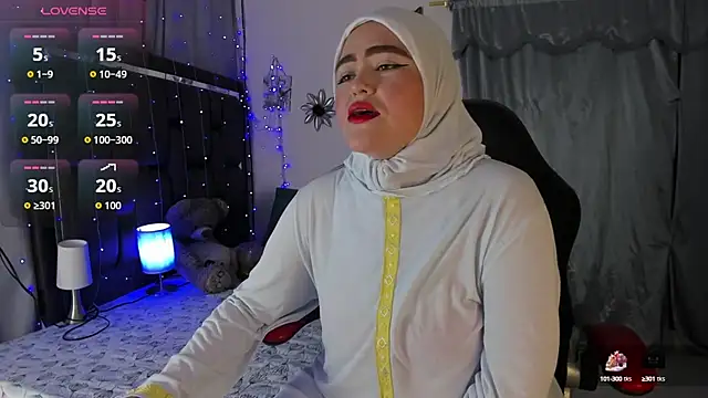 Snapshot of MarianFadel chatting on 8, 10, 2025 MarianFadel online show from 8, 10, 2025