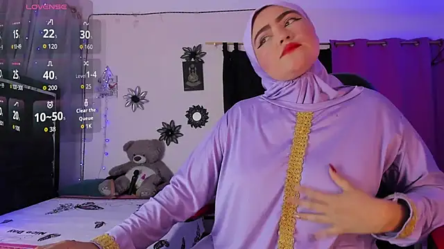 Snapshot of MarianFadel chatting on 17, 10, 2025 MarianFadel online show from 17, 10, 2025