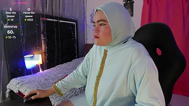 Snapshot of MarianFadel chatting on 27, 10, 2025 MarianFadel online show from 27, 10, 2025